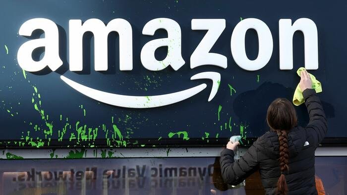 Les actions d'Amazon s'effondrent au milieu de l'annonce d'un procès pour « tromperie d'annonceur » de la FTC