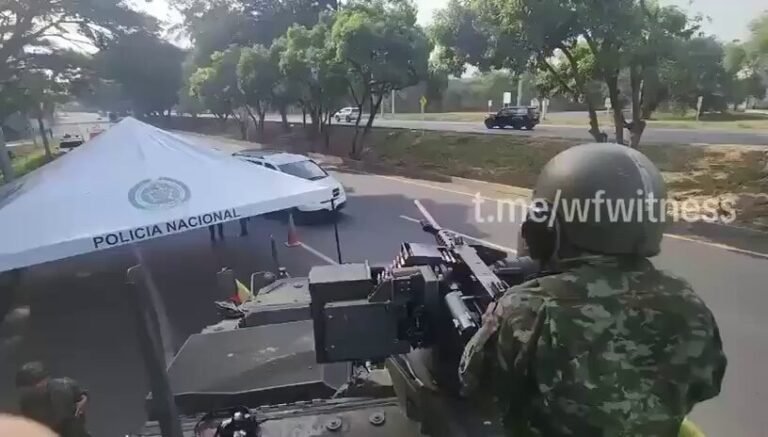 Environ 11 000 soldats et policiers ont enfermé Cali pour l'investiture du nouveau président colombien…