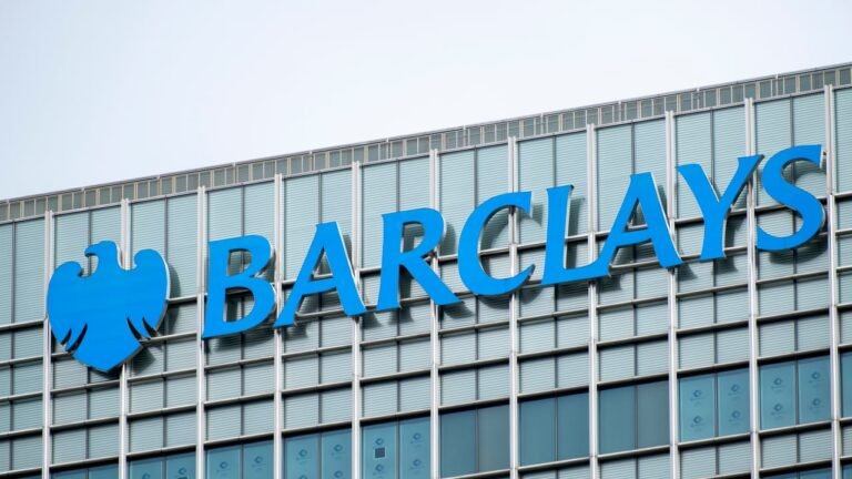 Barclays prévoit deux hausses de taux de la Fed après le discours de Warsh à Jackson Hole