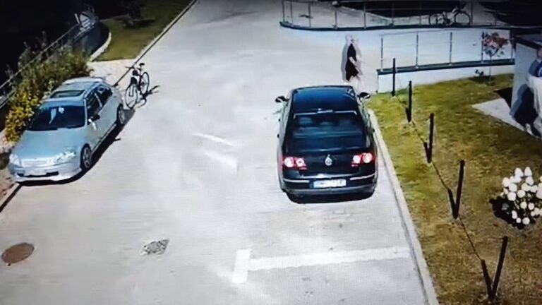 Trois hommes polonais ont sauvé la vie d'une fillette de 4 ans à Łomża en étendant une couverture et en la…