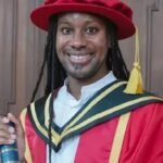 Le professeur noir voyageant dans le temps de Cambridge (et ses nombreux exploits surhumains)