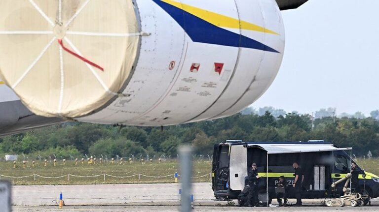 Arrêt des forces de drones explosifs dans un grand aéroport allemand desservant les vols de l'OTAN et de l'Ukraine