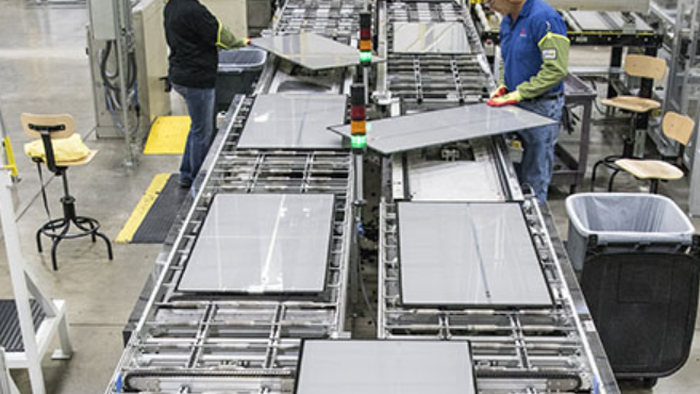 Wall Street couronne le premier solaire comme grand gagnant après que les tarifs douaniers sur le polysilicium de Trump aient créé un « plancher structurel » pour l'industrie