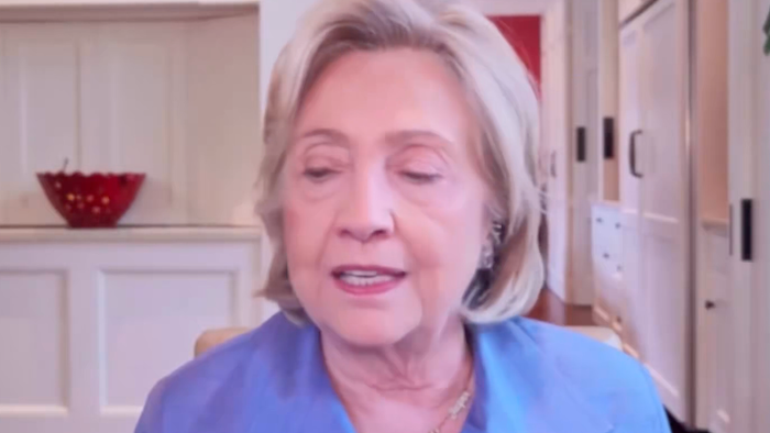 Hillary Clinton met en garde les démocrates : le message anticommuniste du Parti républicain est « très efficace » alors que les marxistes détournent le parti