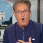 Même le gaucher Joe Scarborough se lance dans le nucléaire contre les démocrates pour avoir refusé de désavouer les socialistes démocrates