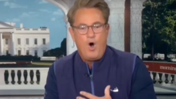 Même le gaucher Joe Scarborough se lance dans le nucléaire contre les démocrates pour avoir refusé de désavouer les socialistes démocrates