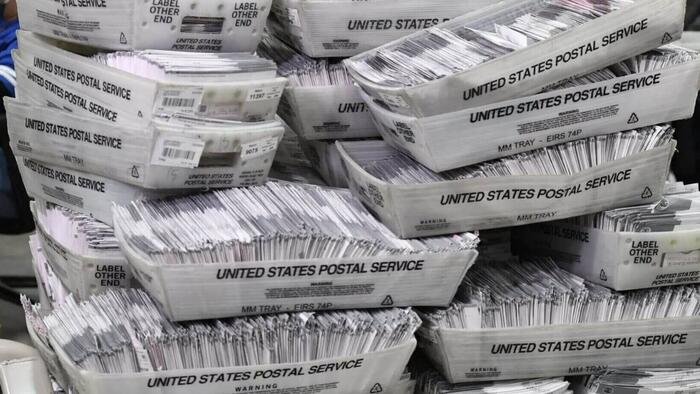 Un juge fédéral bloque à nouveau les règles de vote par correspondance de Trump avant la mi-mandat