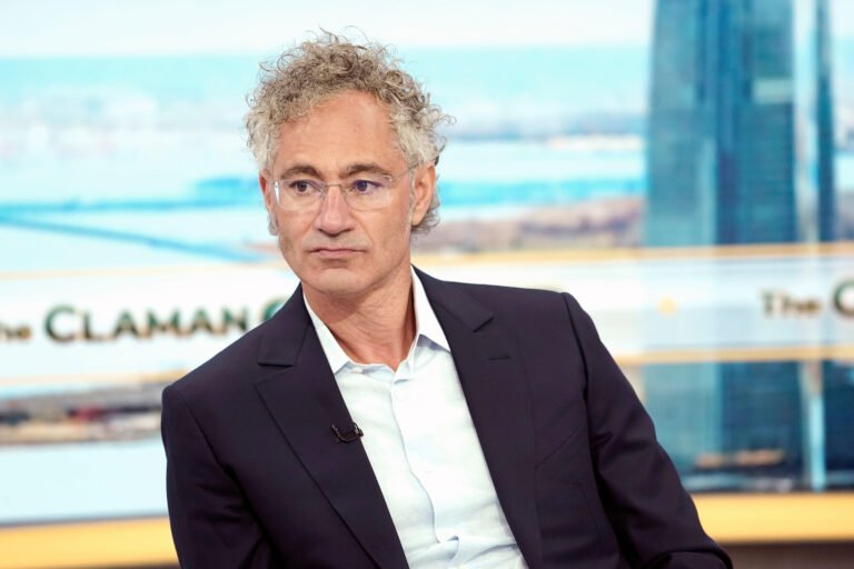L'action de Palantir bondit après un trimestre « surnaturel » alors que l'activité commerciale américaine est en plein essor