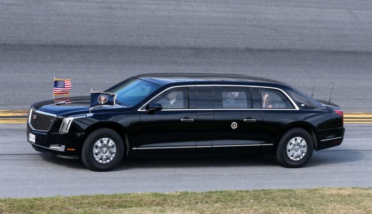 Le président Trump et la première dame réalisent le premier tour du Grand Prix IndyCar