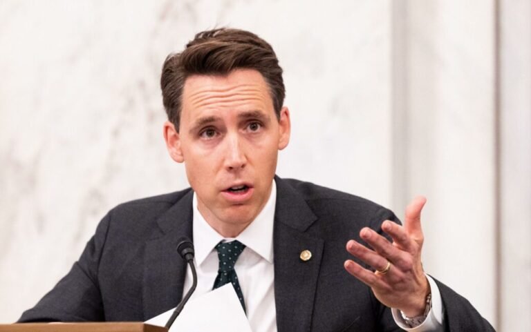 Josh Hawley lance une enquête sénatoriale sur les caméras de surveillance de Flock