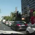 Alors que le carburant s'épuise et que les files d'attente s'étendent à l'extérieur des gares, Téhéran a…