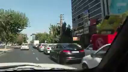 Alors que le carburant s'épuise et que les files d'attente s'étendent à l'extérieur des gares, Téhéran a…