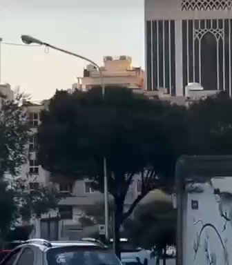 Longues conduites de carburant signalées à travers Téhéran, la pénurie de carburant s'installe.
