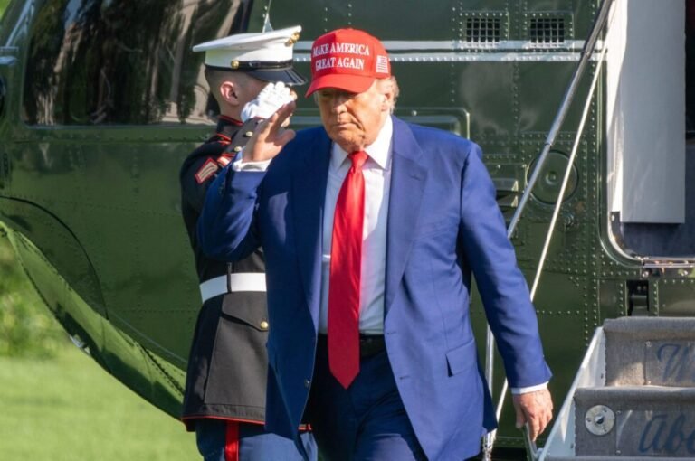 Un major de l’Air Force fait face à des accusations criminelles après avoir demandé la destitution de Trump