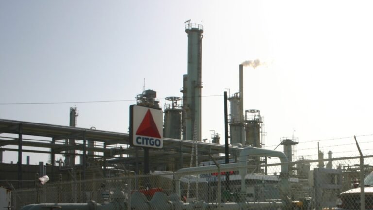 Pourquoi davantage de pétrole vénézuélien ne résoudra pas le problème de l’essence aux États-Unis