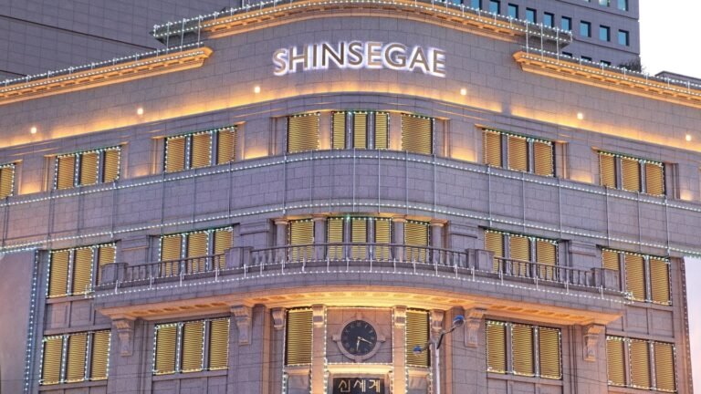 Shinsegae ouvre le premier magasin à prix réduit à l'étranger au Laos