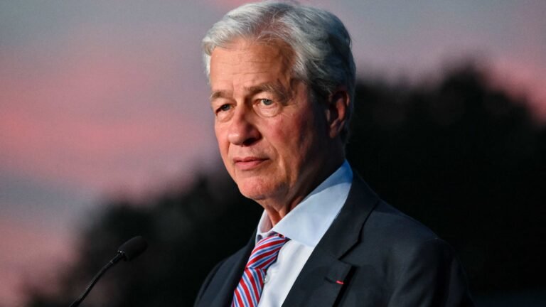 Jamie Dimon affirme que le développement de l'IA pourrait contribuer à libérer la « mouffette de la fête » pour l'économie mondiale