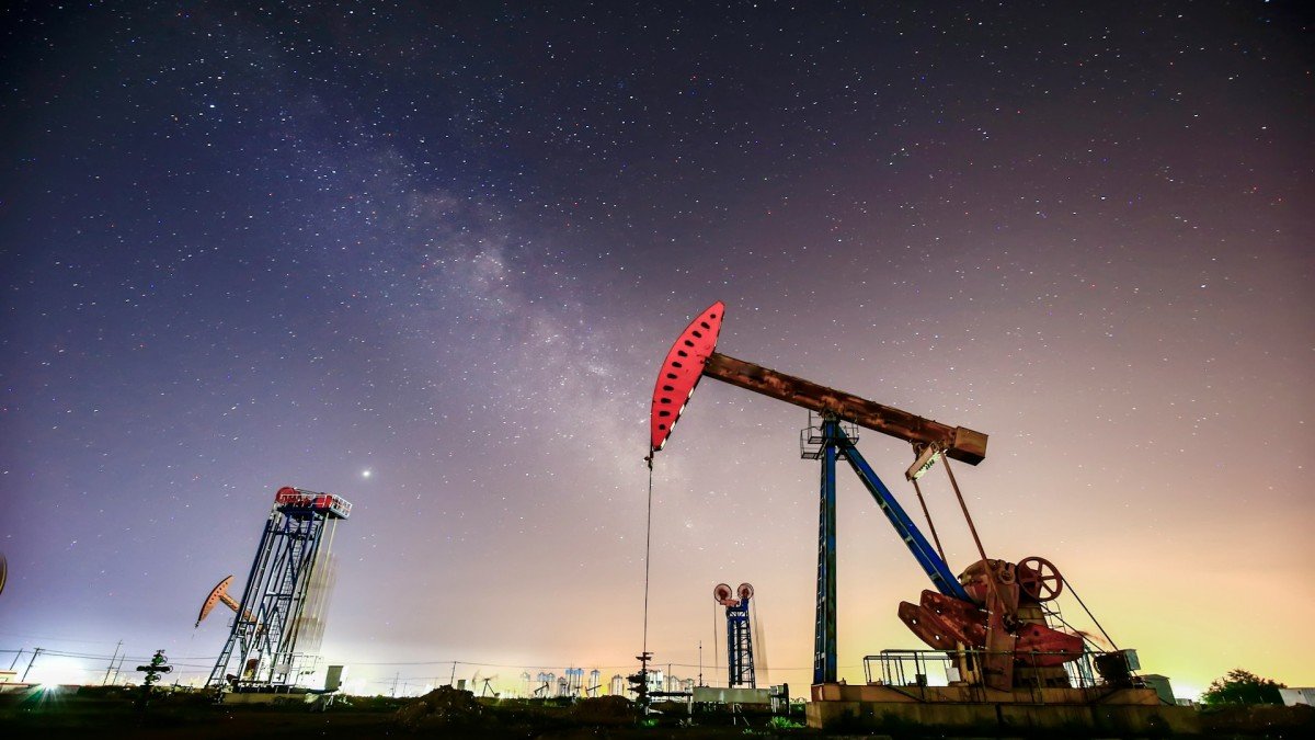 Les paris haussiers sur le pétrole diminuent pour la deuxième semaine consécutive, selon les données de COT