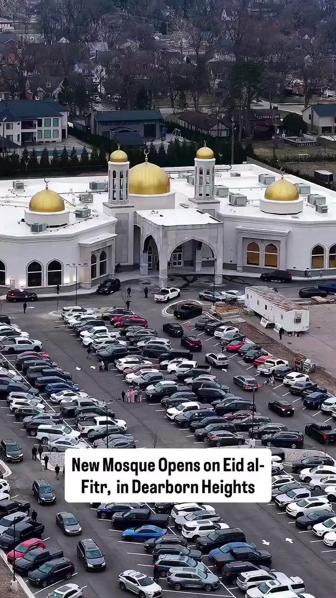 La plus grande mosquée des États-Unis vient d'ouvrir ses portes à Dearborn Heights.