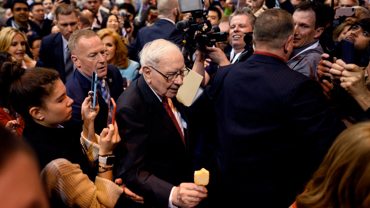 Warren Buffett est « toujours dans le jeu » : l’Oracle d’Omaha prend peut-être plus de décisions d’investissement dans le Berkshire que vous ne le pensez
