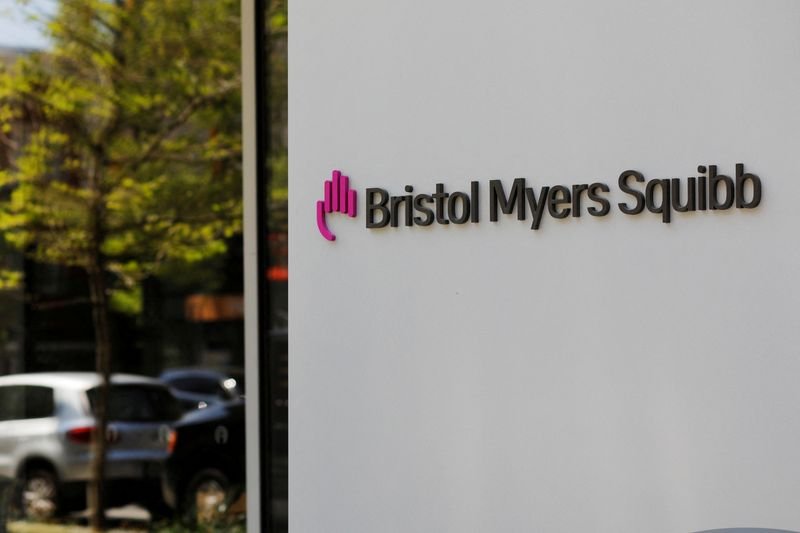 Exclusif : "Aucune discussion" sur l'accord AstraZeneca-Bristol Myers, selon une source senior