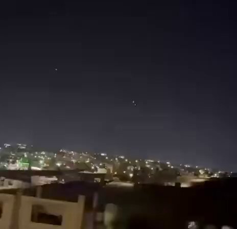 La principale cible des incendies iraniens de ce soir semble être la base aérienne de Muwaffaq Salti en…