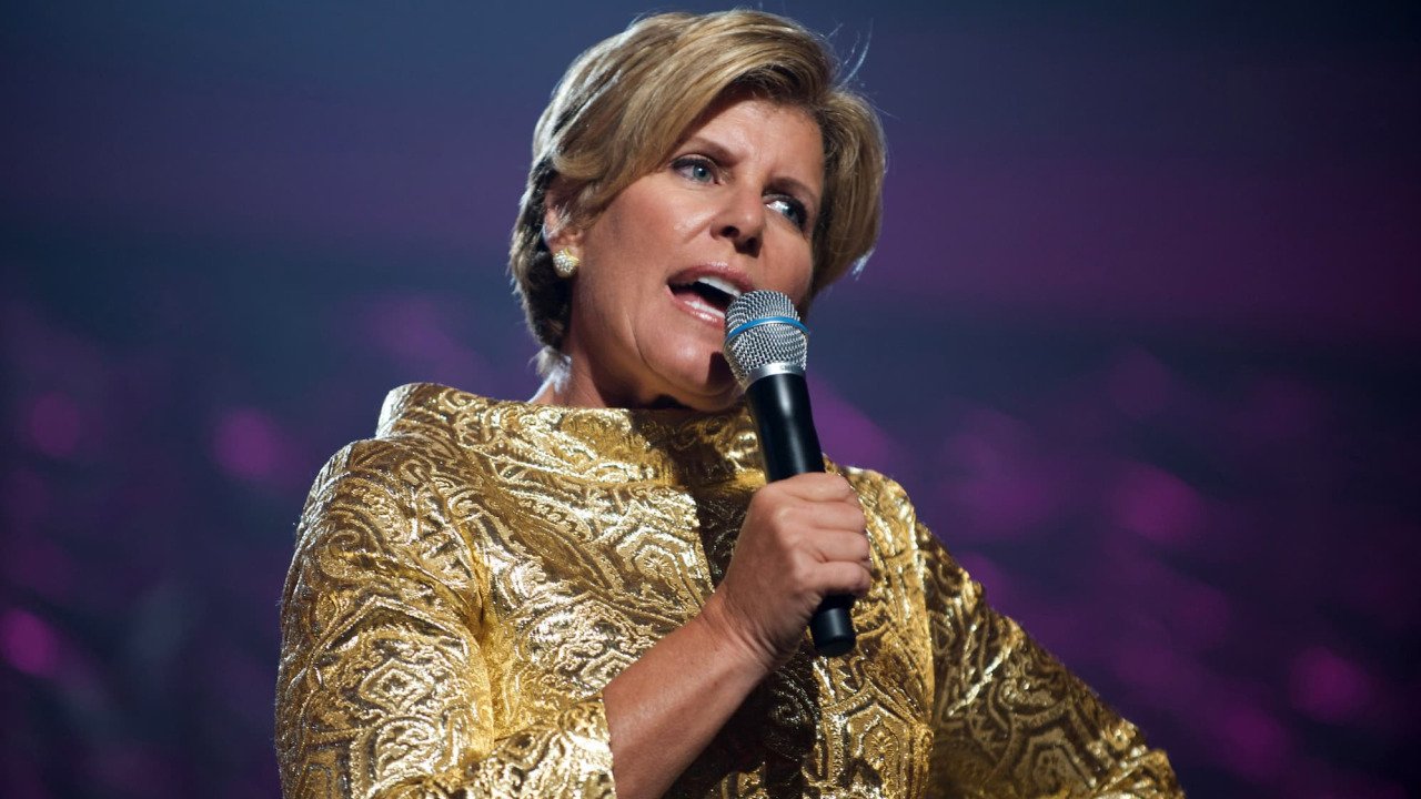 Suze Orman affirme que l'IA pourrait vous forcer à quitter votre emploi avant 65 ans – et qu'une retraite anticipée vous coûterait cher chaque année
