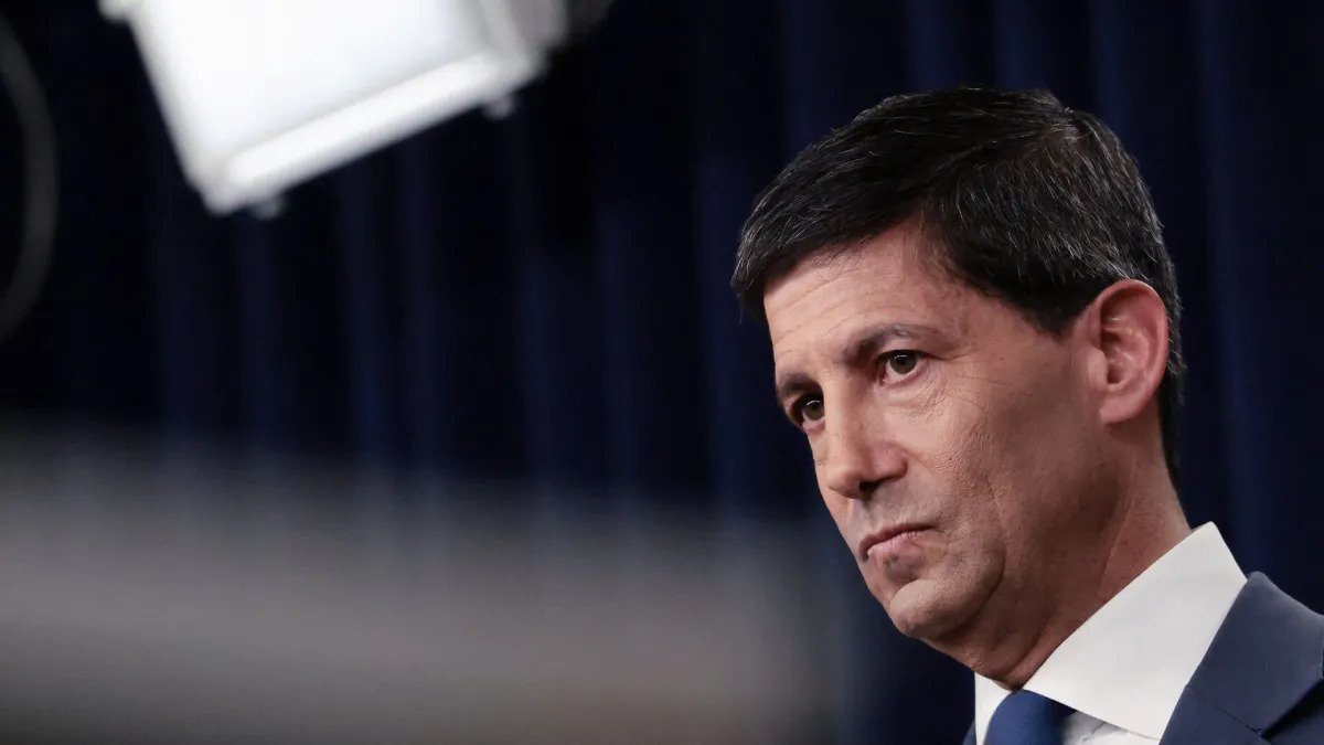 Warsh dit que la Fed a du « travail à faire » pour lutter contre l'inflation
