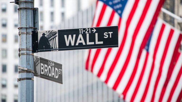 Marché boursier aujourd'hui : le Dow se redresse alors que Caterpillar et Palantir montent en flèche grâce à leurs bénéfices ; Gains de SpaceX ensuite (couverture en direct)