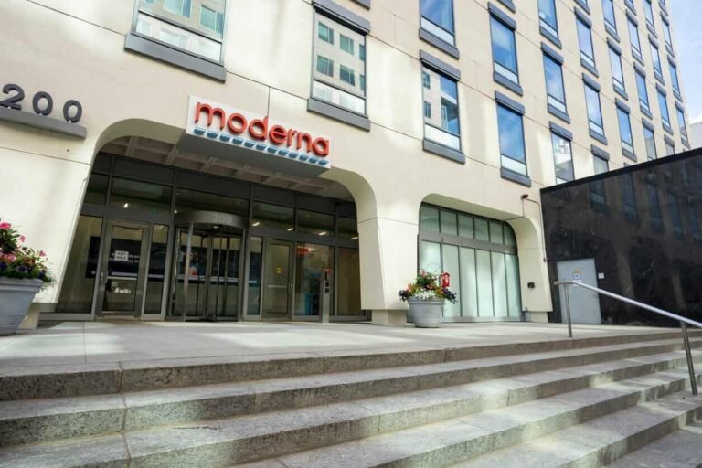 Wolfe Research vient de mettre à niveau le stock Moderna. Voici pourquoi.