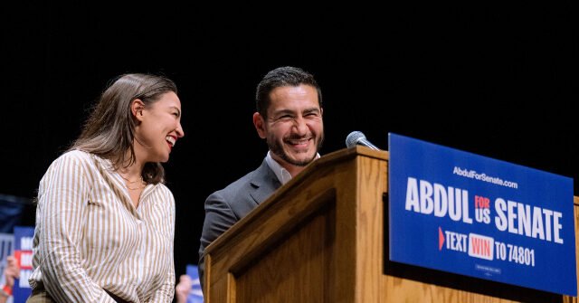Alexandria Ocasio-Cortez reprend officiellement son adhésion à la DSA