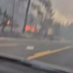 Vidéo obtenue par @HotshotWake chaussures maisons en feu à Spokane, Washington alors qu'un énorme incendie…
