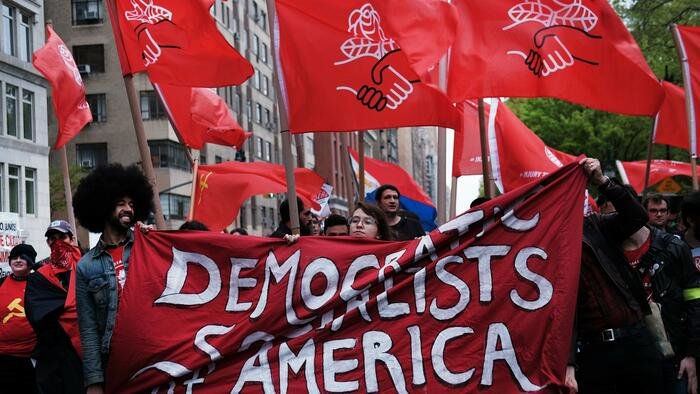 Les socialistes démocrates appellent ouvertement à l’abolition du gouvernement constitutionnel