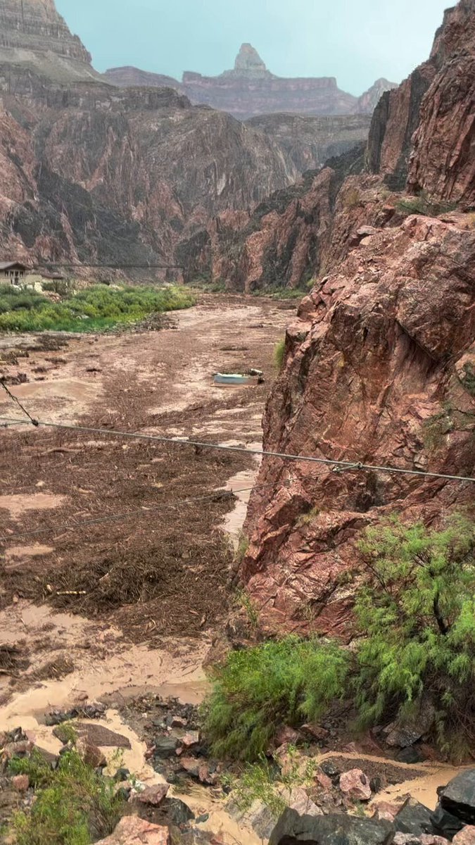 Au moins 20 personnes portées disparues après des inondations soudaines dans le parc national du Grand…
