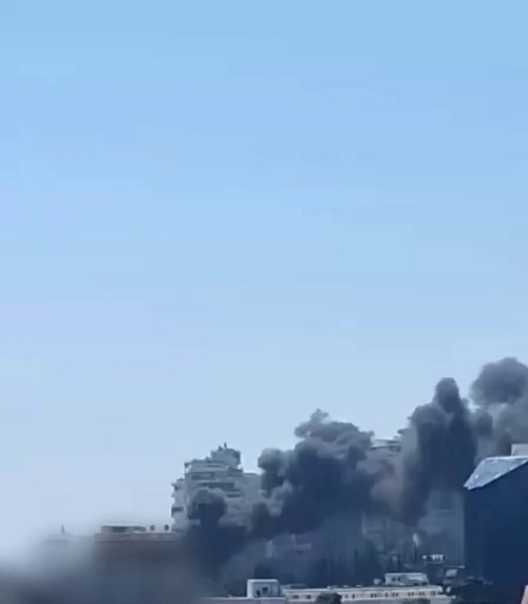 Des USV ukrainiens ont frappé le port de Yalta, tenu par les Russes, dans le sud de la Crimée.