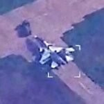 Un drone ukrainien Shark filme un Su-30SM russe en préparation pour une sortie à la base aérienne de…