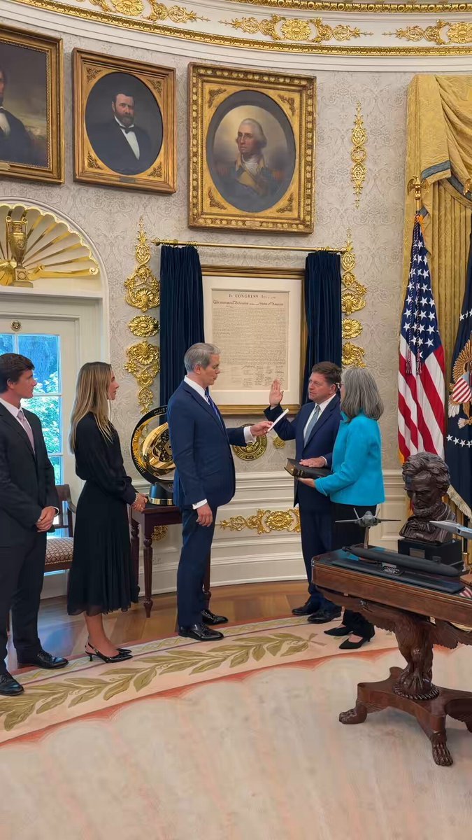 MAINTENANT - Jay Clayton a officiellement prêté serment en tant que directeur du renseignement national…
