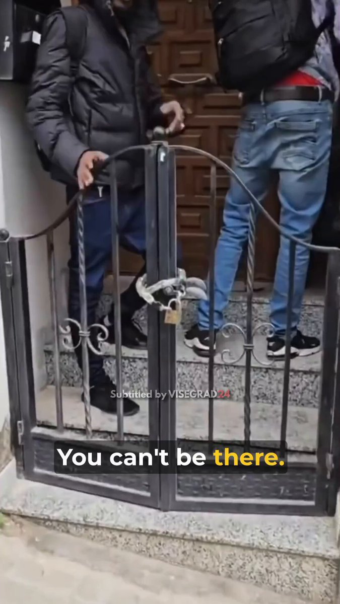 🇪🇸 En Espagne, deux migrants africains ont tenté de squatter la maison d'Espagnols locaux alors qu'ils…