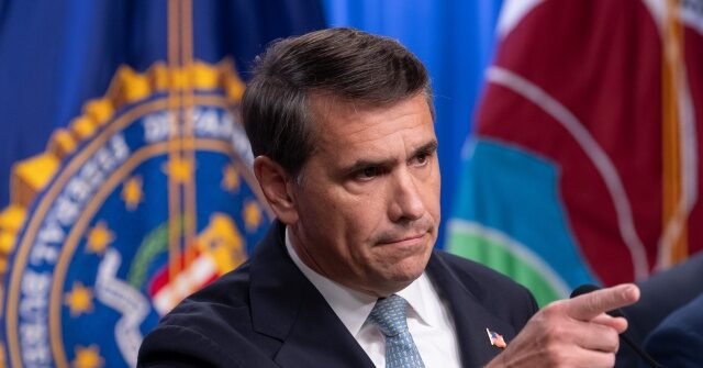 Le DOJ de Trump poursuit New York, le Connecticut et le Vermont pour avoir donné des cours dans l'État à des étrangers illégaux