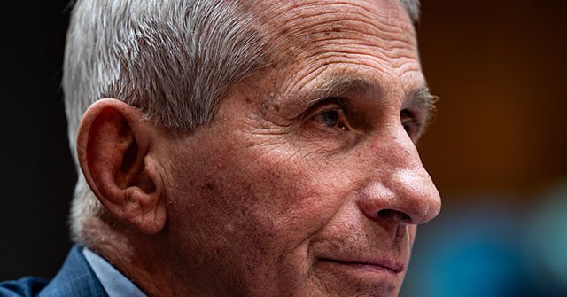 Des textes accablants de Fauci révélés : admet que le deuxième vaccin contre le coronavirus « pourrait théoriquement être associé à une fausse couche »