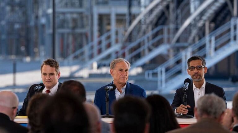 Le gouverneur du Texas, Greg Abbott, suspend effectivement les nouveaux projets de centres de données en attendant un audit du réseau à l'échelle de l'État.