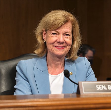 Six mois après la perte américaine la plus meurtrière de la guerre en Iran, la sénatrice Tammy Baldwin…
