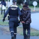 La police islandaise a arrêté 9 jeunes hommes à l'aéroport d'Akureyri en relation avec un grand festival…