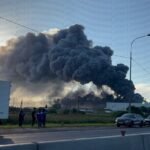 Le centre de distribution de commerce électronique russe Wildberries à Krasny Bor est victime d'un…