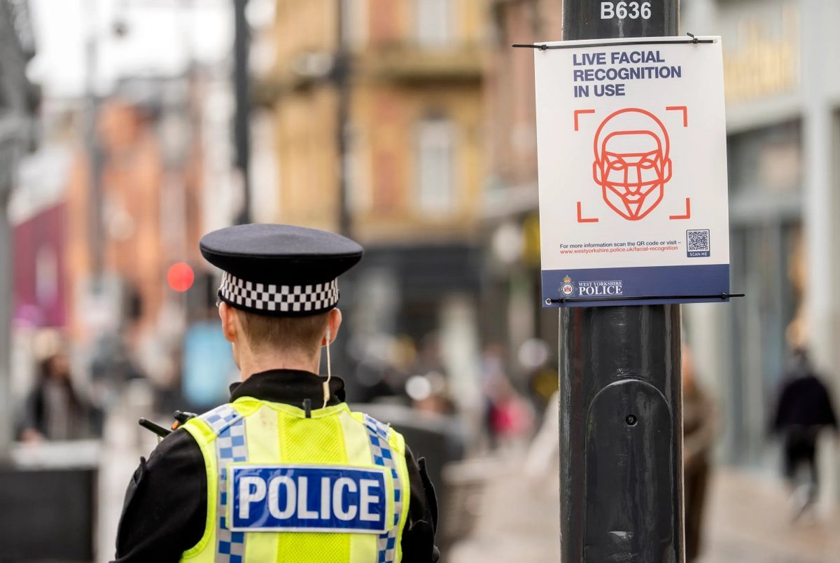 🇫🇷 Des pirates ont publié en ligne les données de plus de 100 000 agents britanniques chargés de…