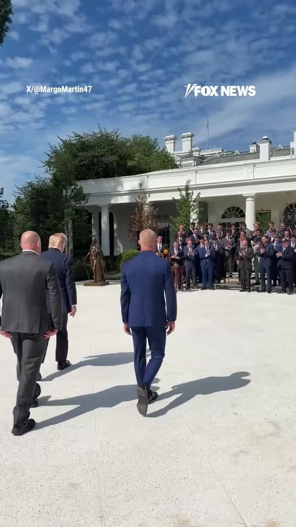 Le président Trump a accueilli le champion national de lutte NCAA 2026, les Penn State Nittany Lions, lors…