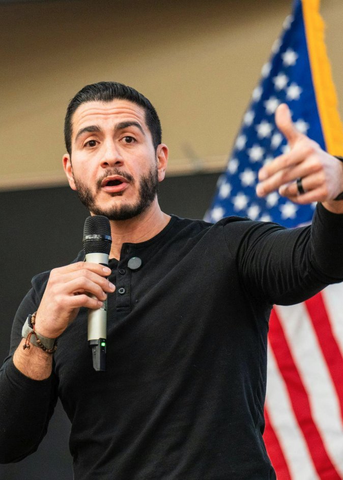 Abdul El-Sayed est sur le point de remporter la primaire du Sénat démocrate du Michigan, les scrutins…