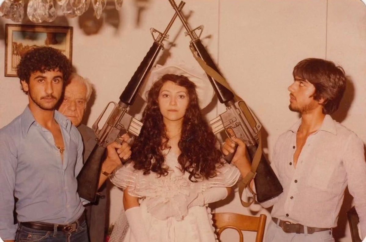 Deux frères maronites libanais le jour du mariage de leur sœur en 1986 🇱🇧