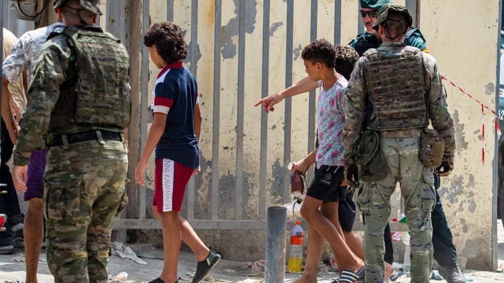 🇪🇸 L'Espagne va transférer environ 1 100 mineurs migrants illégaux vers le continent après une invasion…