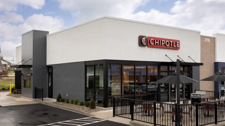Chipotle retire les piments jalapeño de certains de ses restaurants, craignant qu'ils ne soient contaminés…